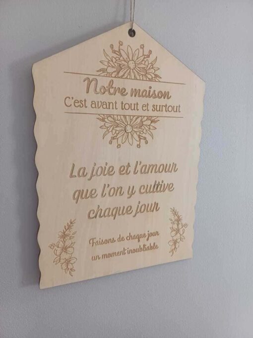 Plaque décorative en bois maison d'amour et de joie – Image 2