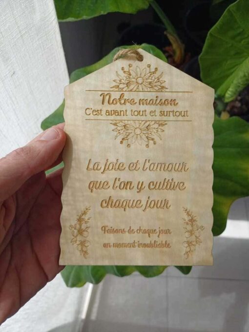 Plaque décorative en bois maison d'amour et de joie – Image 3