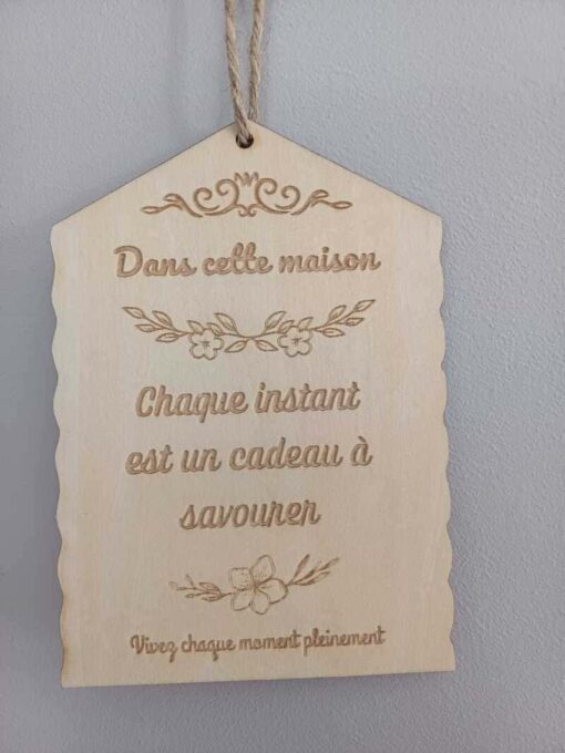 Plaque décorative en bois chaque instant est un cadeau